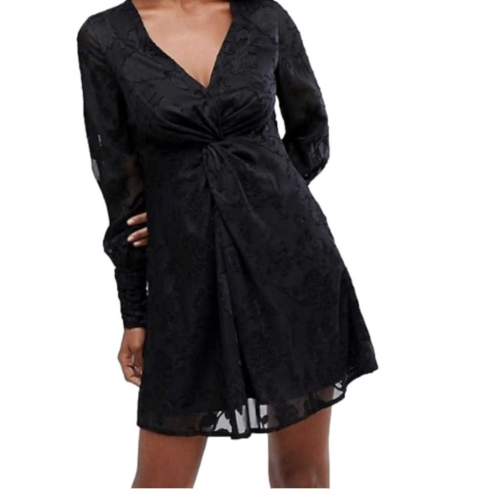 NWT• Boohoo• MIDI V Neck black botanical shear overlay• shear long sleeve• Sz 10